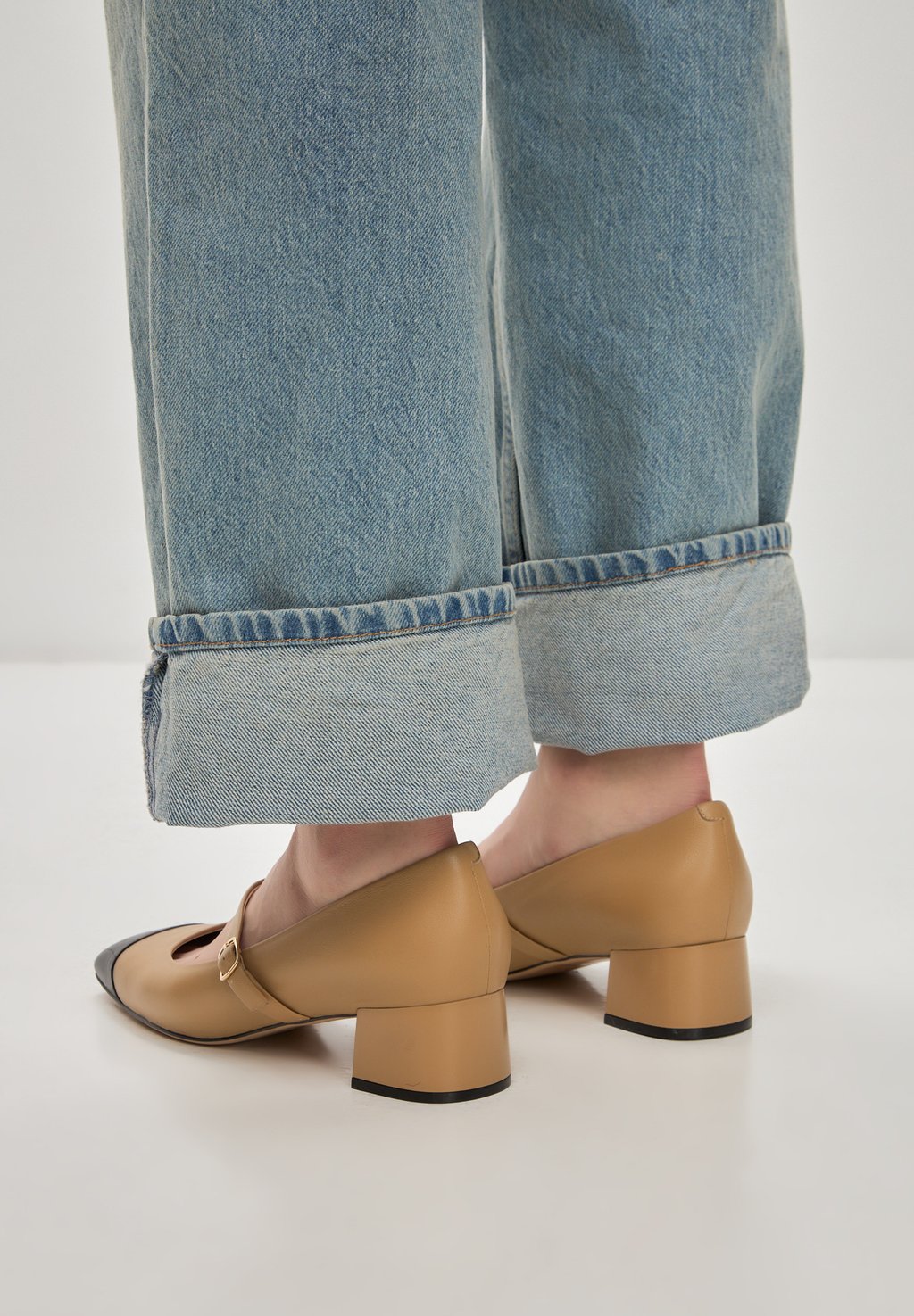 Классические туфли на каблуке BLOCK HEELS Cesare Gaspari, бежевый — фото 3