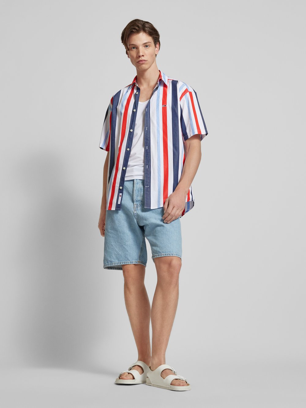 

Рубашка свободного кроя с нашивкой-логотипом Tommy Jeans, белый
