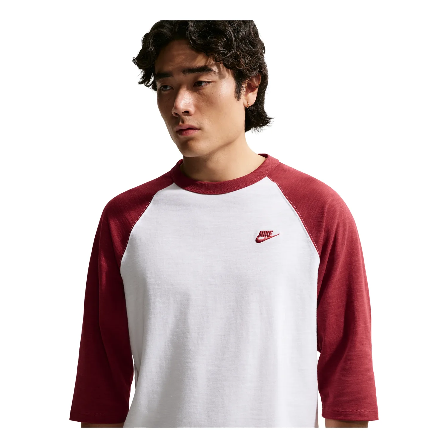 Футболка Nike Sportswear Club с рукавами 3/4 и реглан, цвет «Team Crimson White», красный