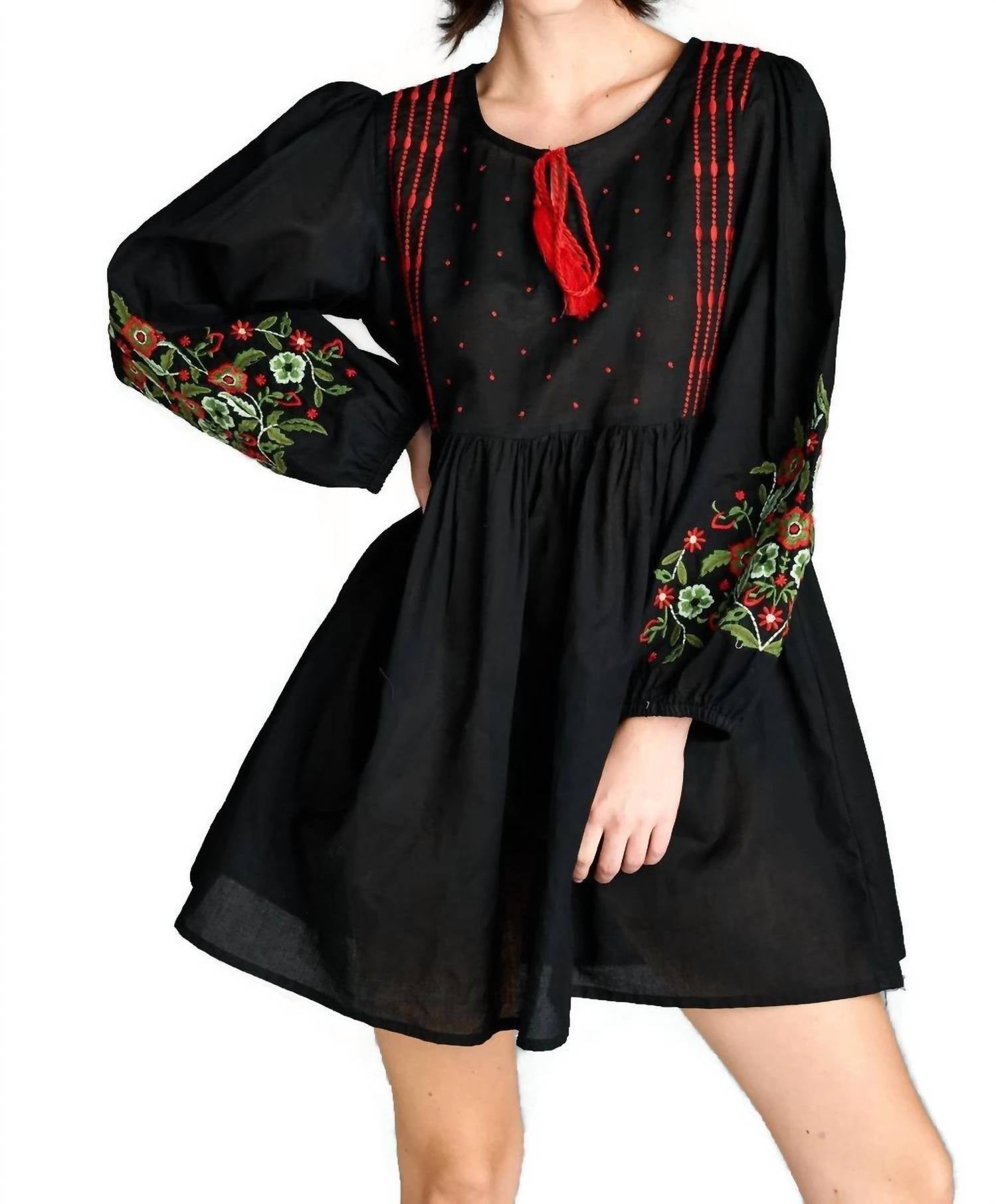 

Платье в крестьянском стиле с цветочной вышивкой - Plus In Black Velzera