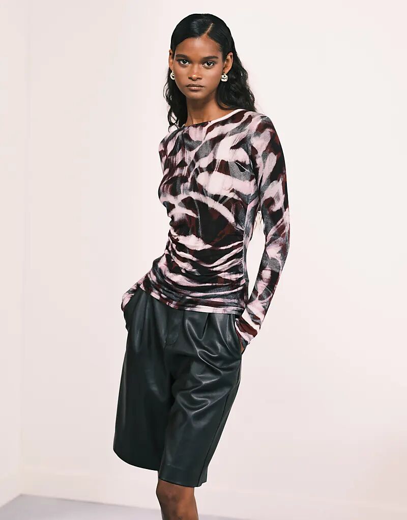 

Мягкий трикотажный топ с принтом ASOS DESIGN и сборками по бокам в нескольких цветах