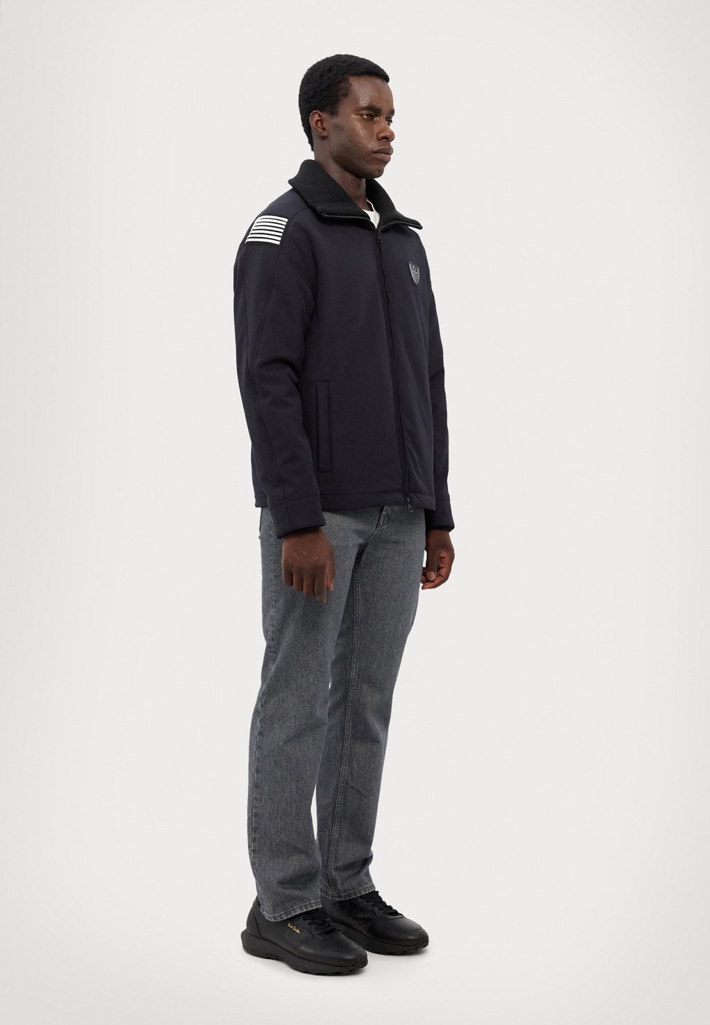 

Легкая куртка GIUBBOTTO EA7 Emporio Armani, черный