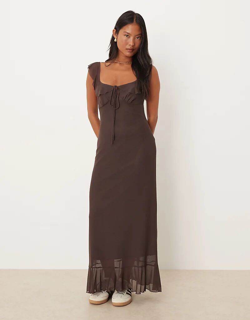 

Коричневое платье миди ASOS DESIGN Petite с оборкой спереди и бретельками