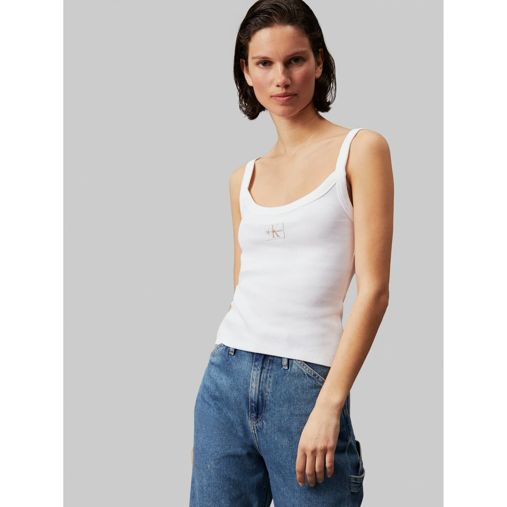 

Топ-спагетти Calvin Klein Jeans "WOVEN LABEL RIB TANK" с нашивкой-логотипом, белый