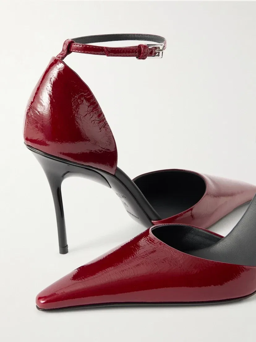 Alaïa D'Orsay, сапоги на каблуке 90, из глянцевой текстурированной кожи, бордовый — фото 4