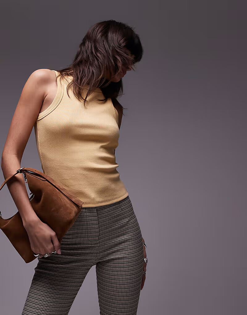 

Топ Topshop rib racer цвета пахты