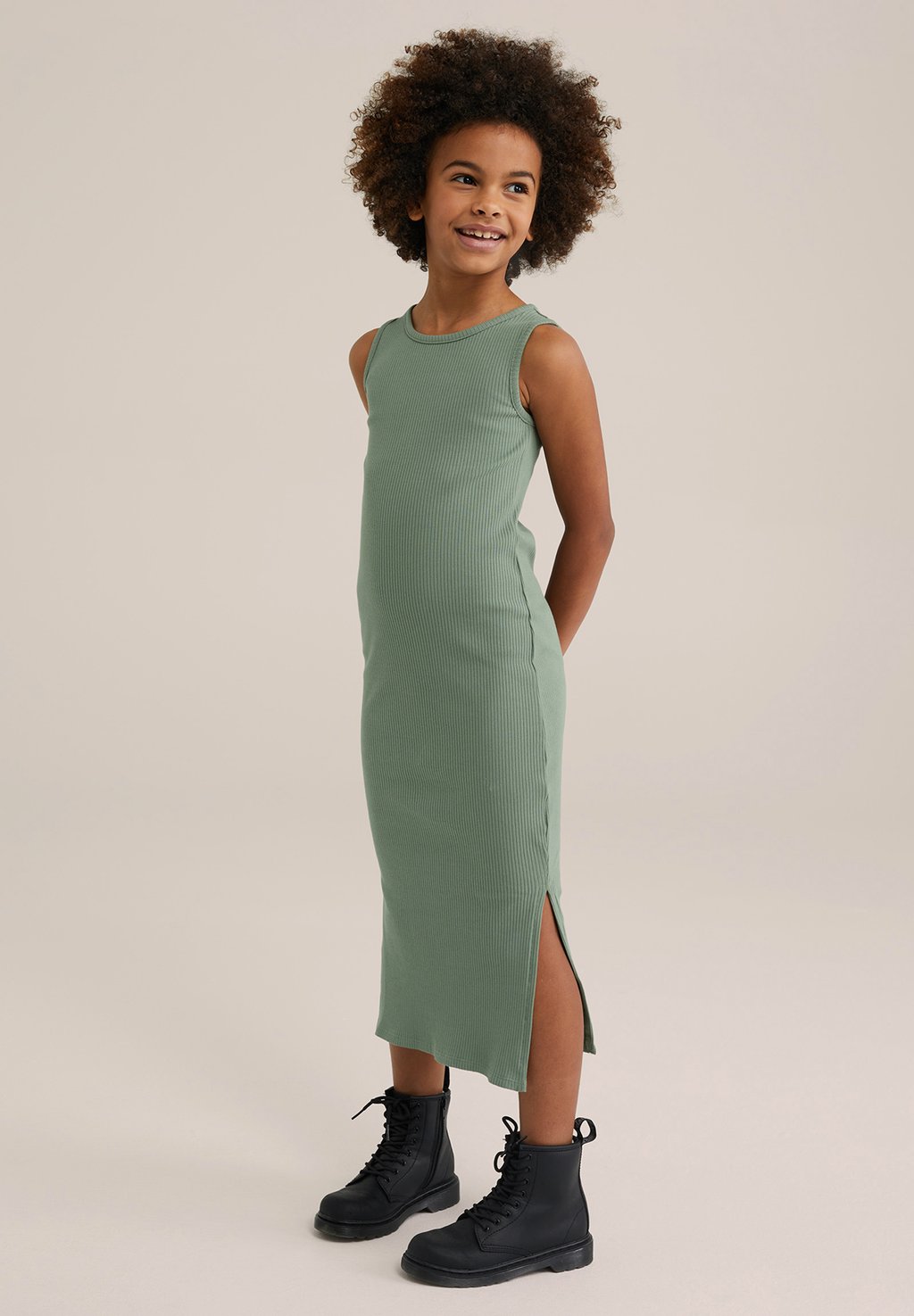 

Вязаное платье WE Fashion, оливковый