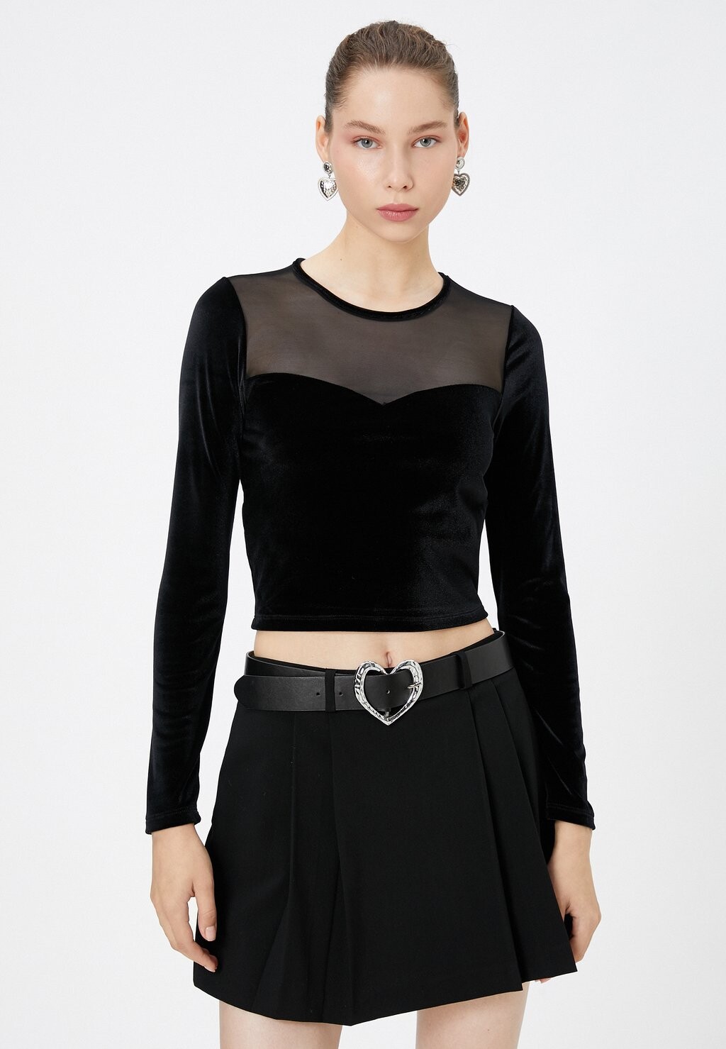 

Блузка LONG SLEEVE HEART NECK DETAIL Koton, цвет black