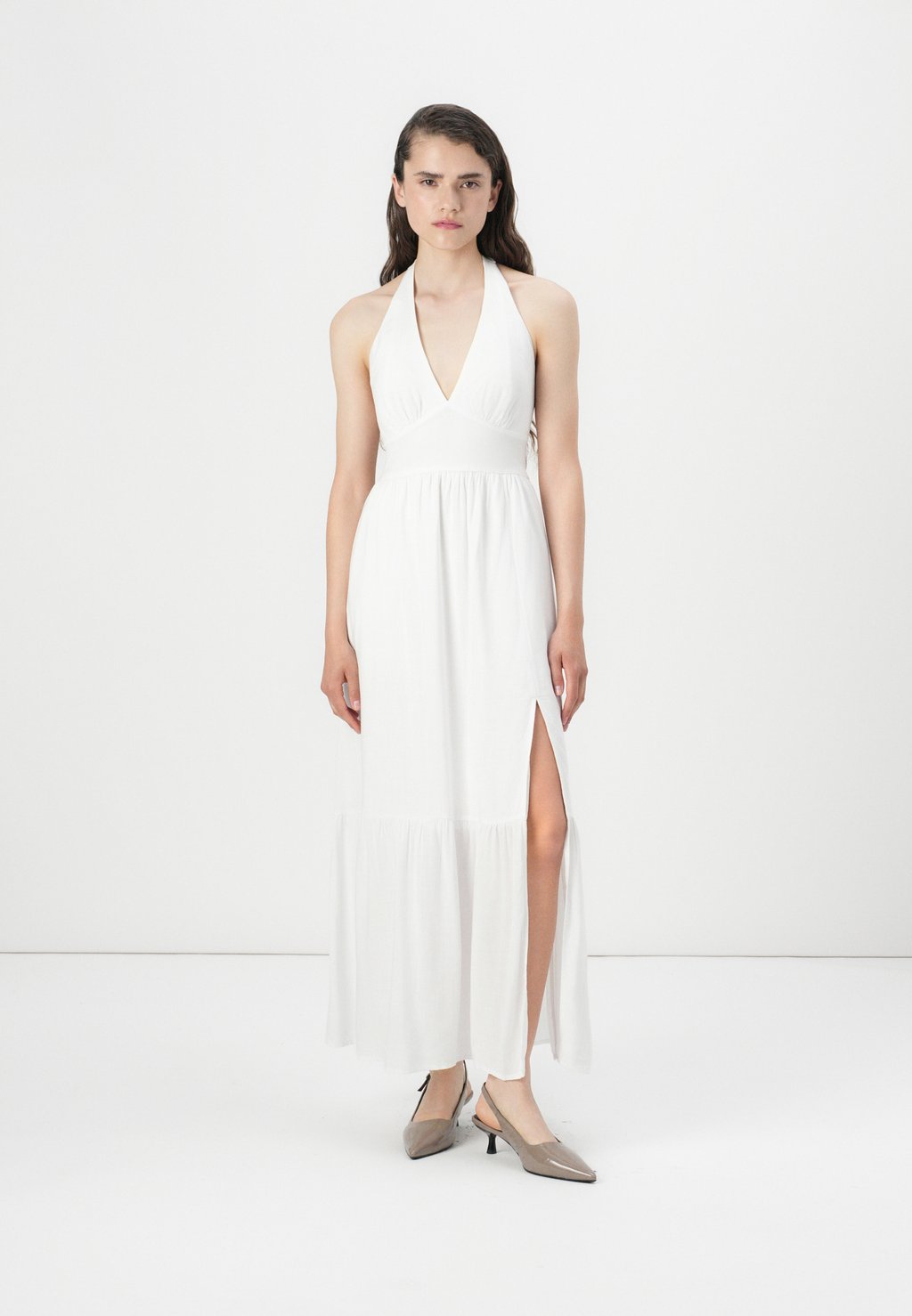 

Длинное платье HALTER MAXI DRESS Hollister Co., слоновая кость