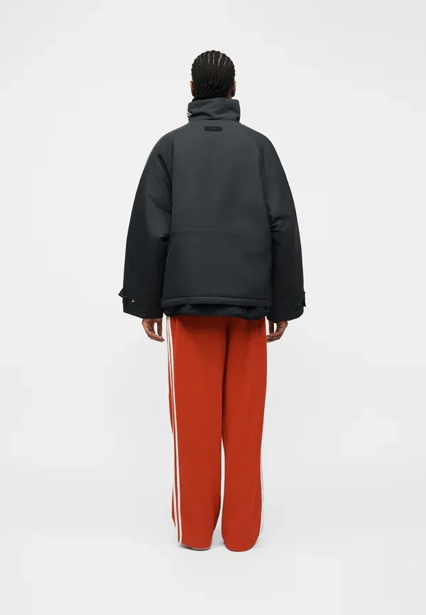 Куртка зимняя Adidas Originals, черный — фото 3