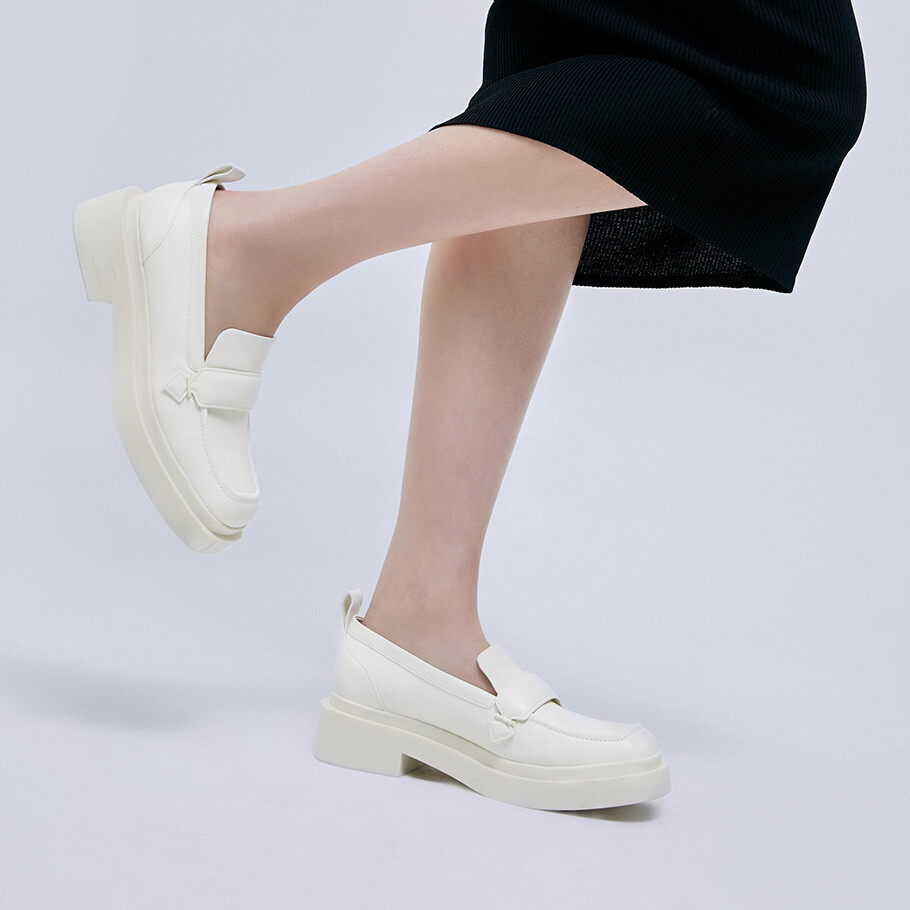Туфли на платформе женские низкие розовые/белые Charles&Keith — фото 4