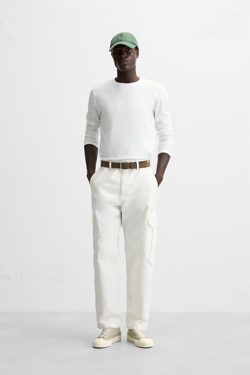 

Базовая облегающая футболка ZARA, белый