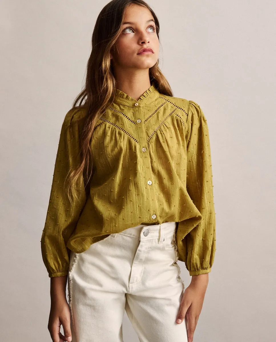 

Однотонная блузка с рукавом 3/4 для девочки с разрезами и люрексом Coconut El Corte Inglés, оливковый