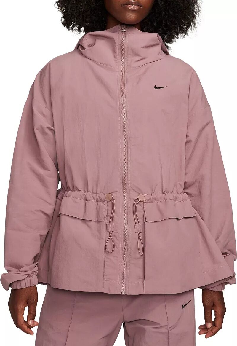 

Женская легкая куртка Nike Sportswear Essential