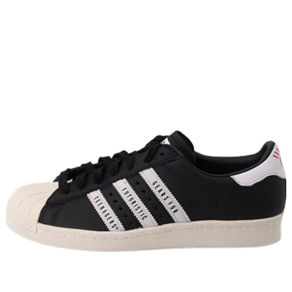 

Кроссовки сделаны человеком x суперзвезда Adidas, черный