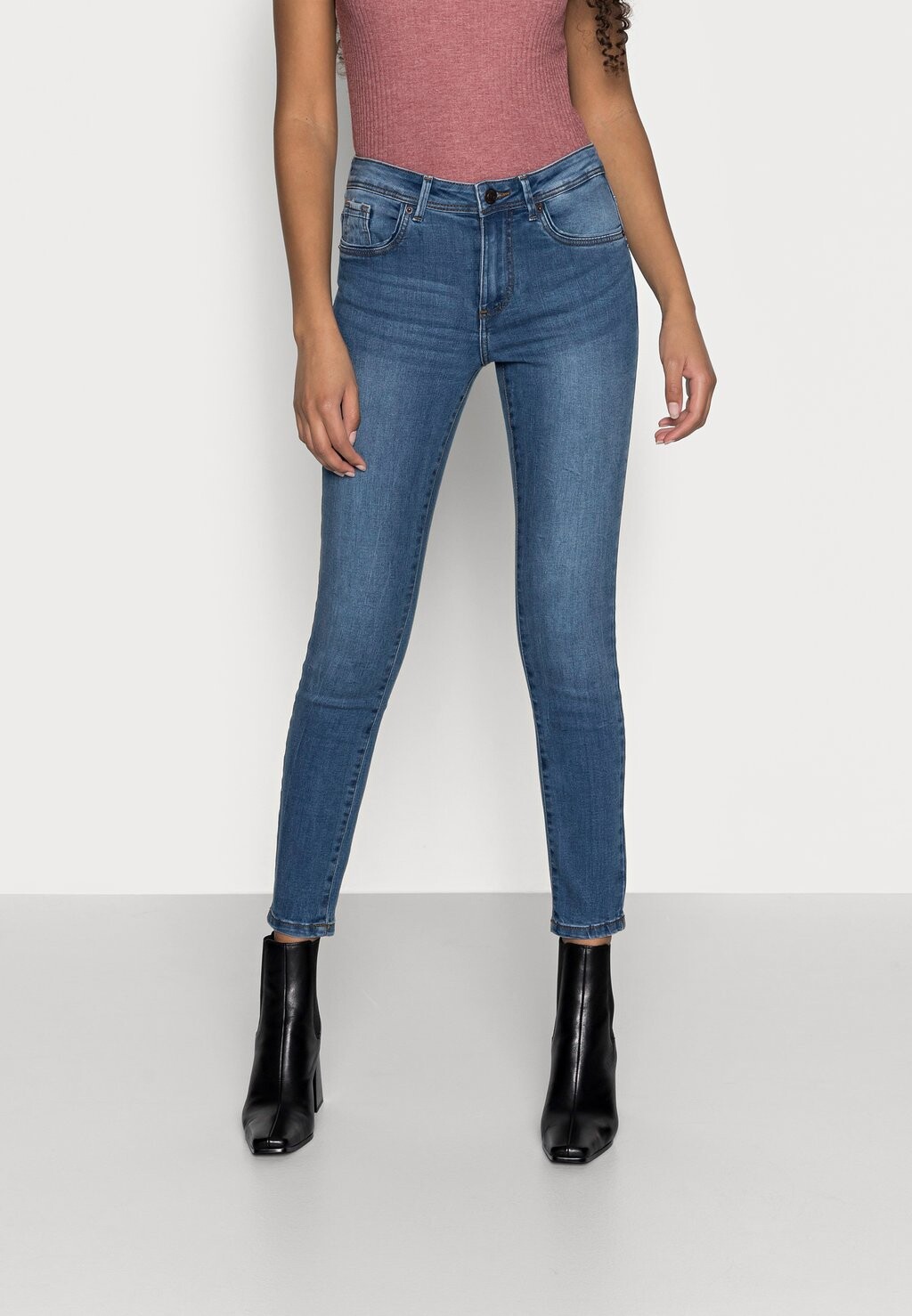 

Джинсы Skinny Fit Vero Moda
