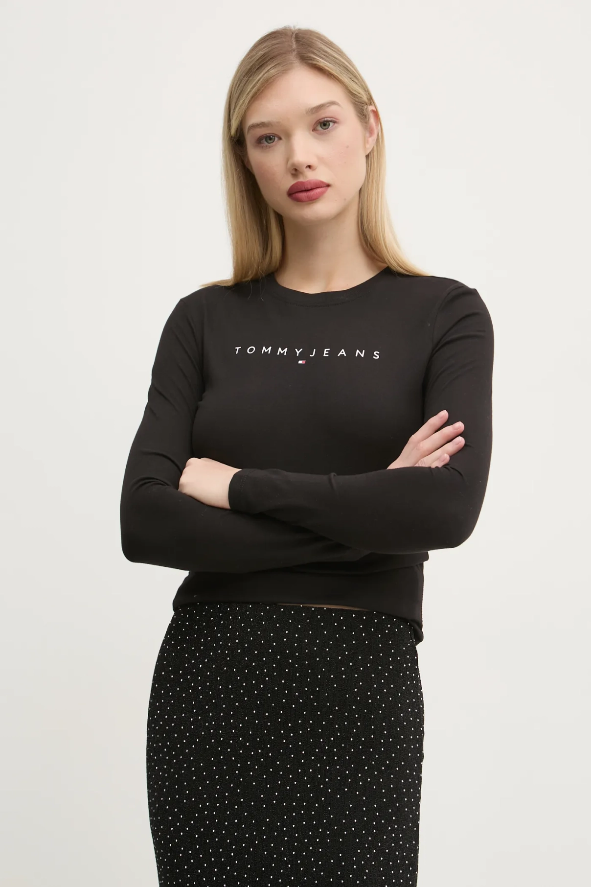 

Хлопковый топ с длинными рукавами Tommy Jeans, черный