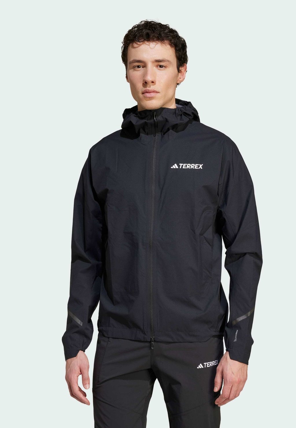 

Тренировочная куртка CLIMAPROOF adidas Sportswear, черный
