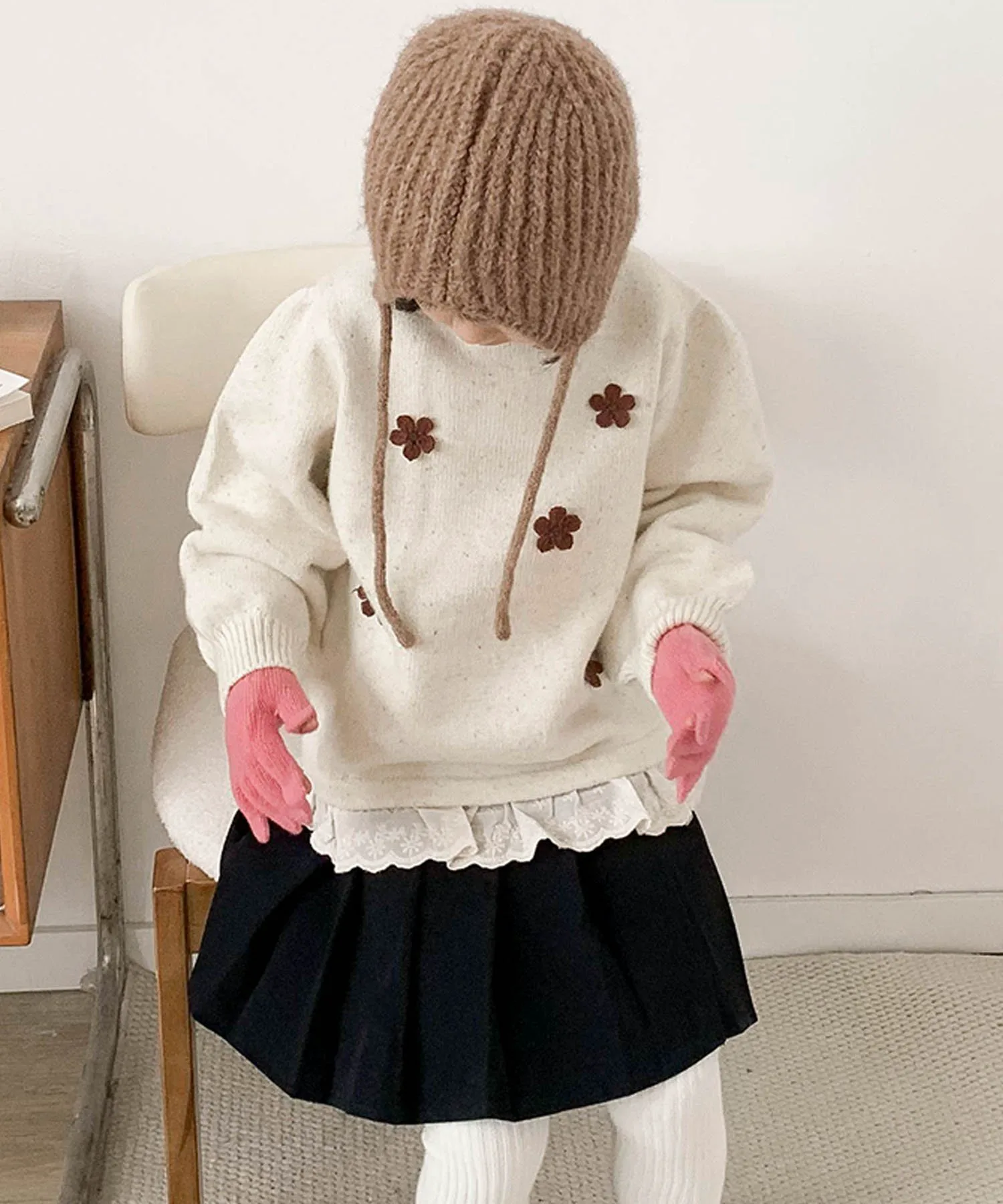 Детский вязаный свитер с вышивкой в виде пяти цветов [aimoha-KIDS-] Aimoha Kids, off white — фото 4