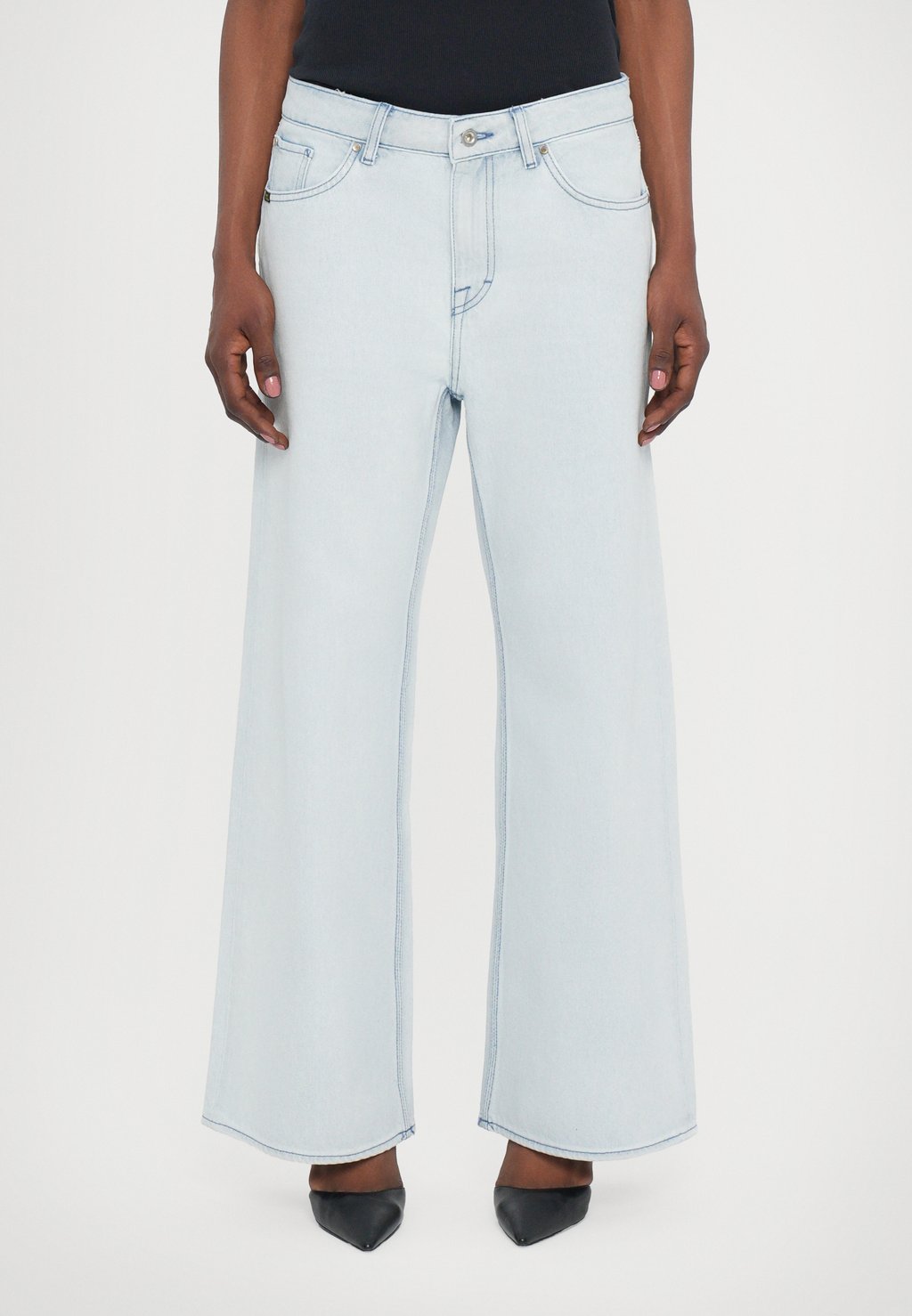 

Джинсы свободного кроя LOORNA Tiger of Sweden, цвет Pale Jeans Blue