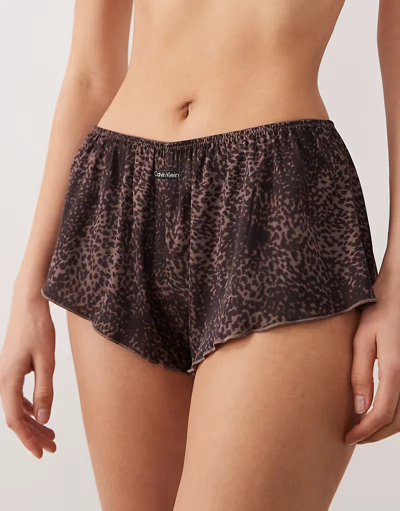 Шорты Calvin Klein Signature Satin tap shorts с анималистическим принтом, коричневый — фото 3