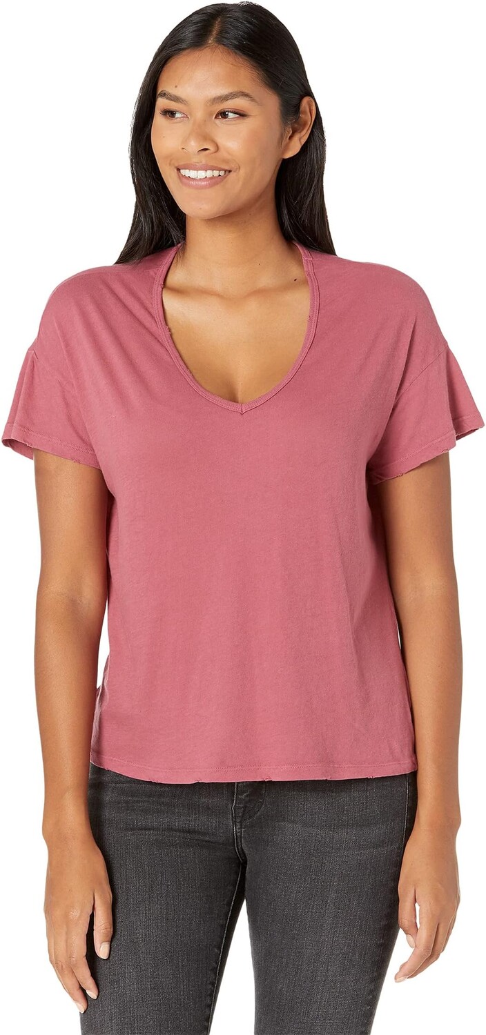 

Футболка Wildfox Chrissy V-Neck Tee in Cotton Jersey, цвет Pigment Dry Rose