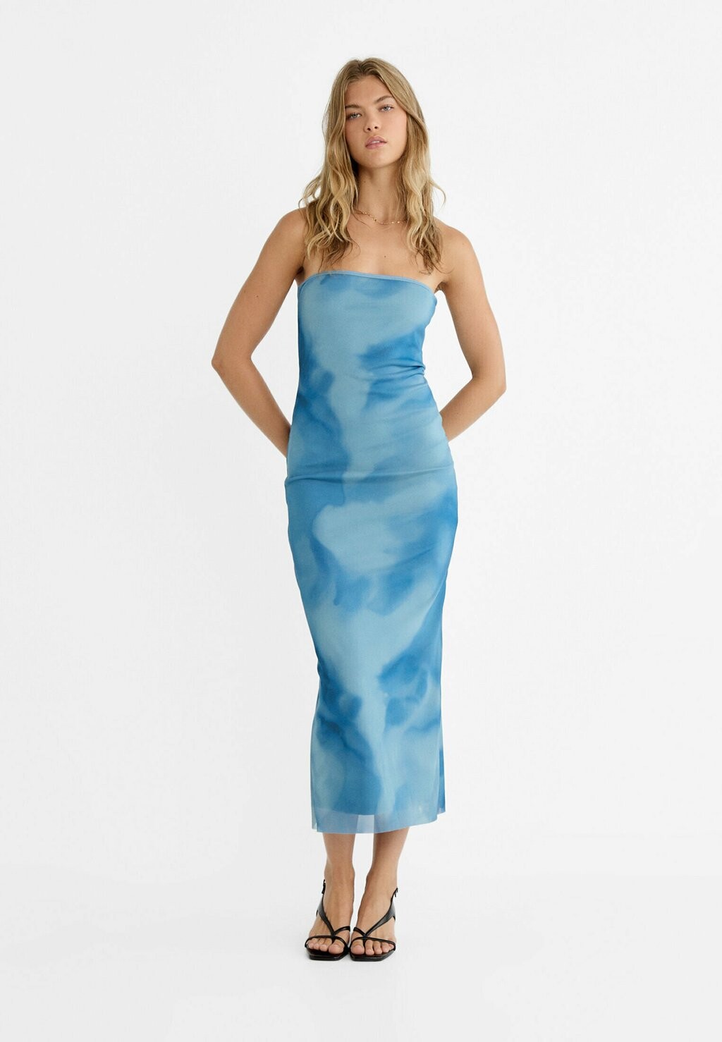 

Платье-футляр STRAPLESS Stradivarius, синий