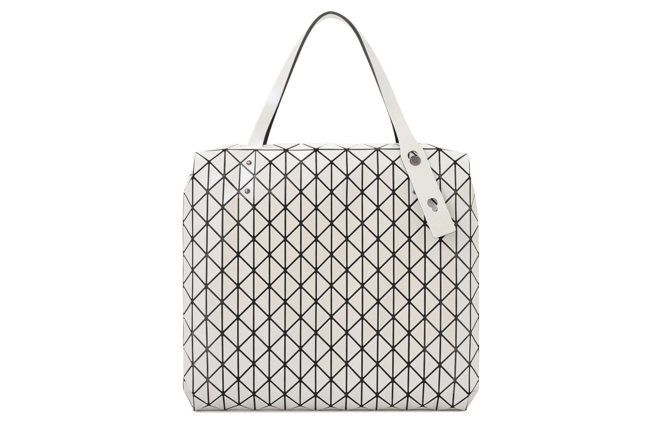 

Сумка женская Row Metallic Polyvinyl Chloride Resin Ivory ISSEI MIYAKE