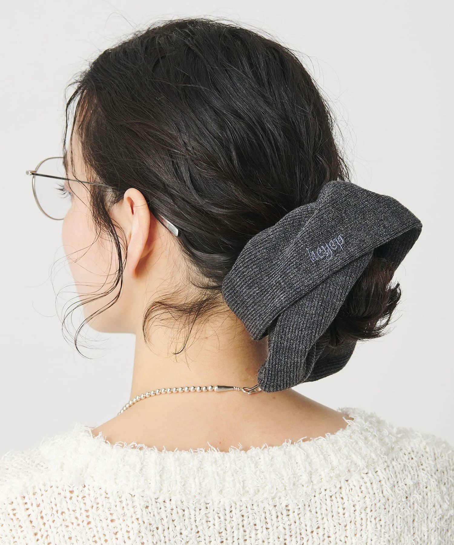 Вязаная резинка для волос с логотипом Beauty&Youth United Arrows, DK.GRAY