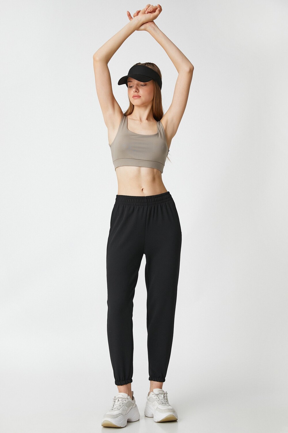 

Спортивные штаны Jogger с карманами на эластичной талии Koton, черный