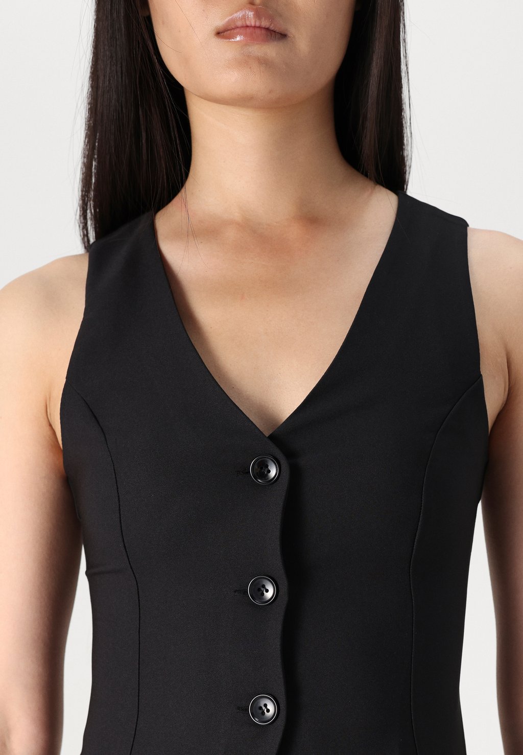 

Жилет TAILORED V NECK VEST Gina Tricot, черный