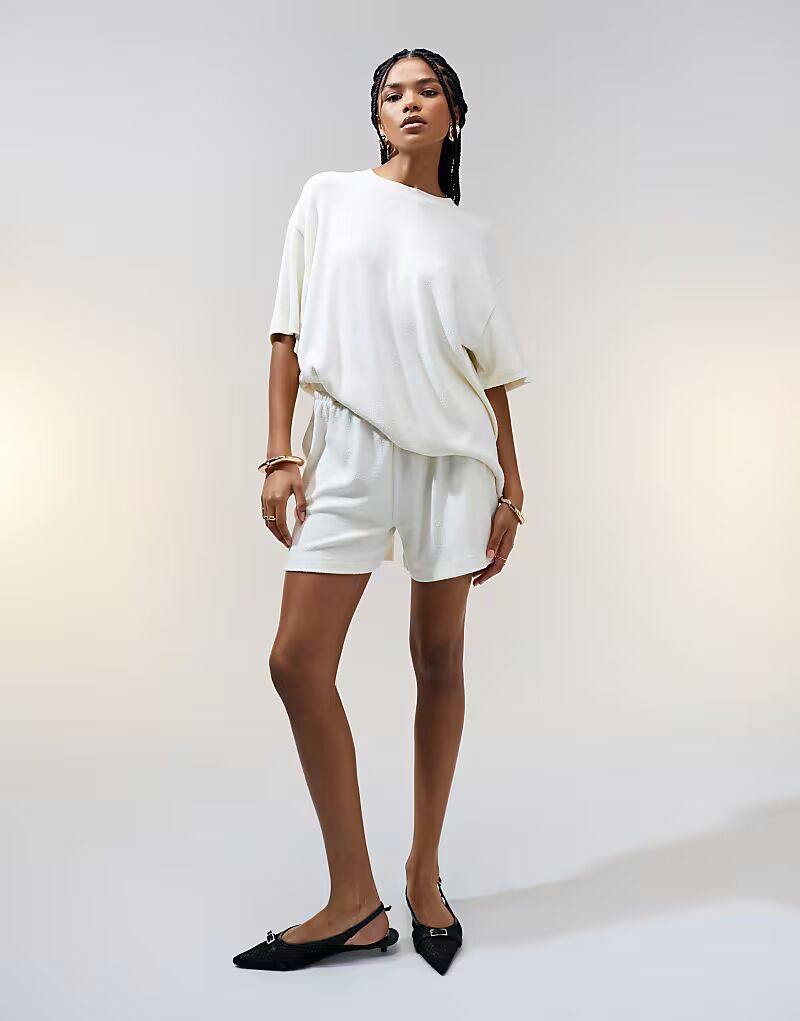 

Короткие трикотажные шорты кремового цвета Asos Design