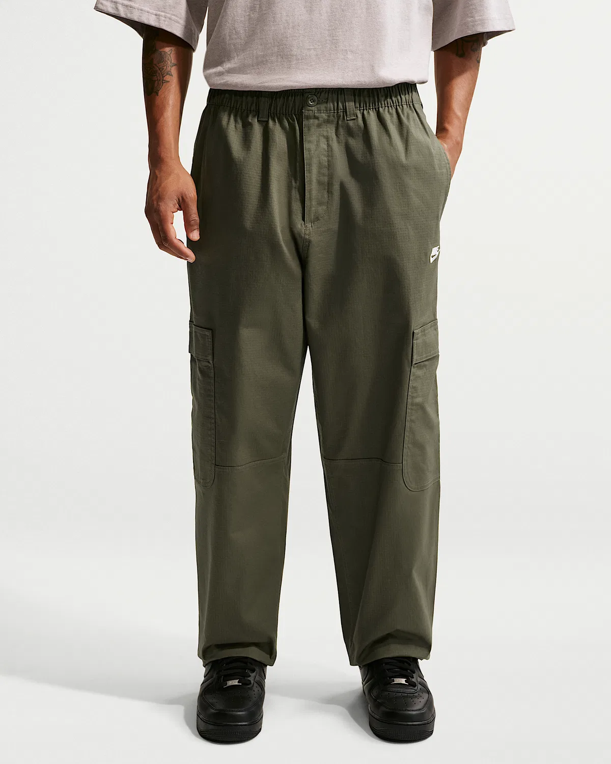 Мужские тканевые карго-штаны Nike Sportswear Club, Medium Olive/White — фото 2
