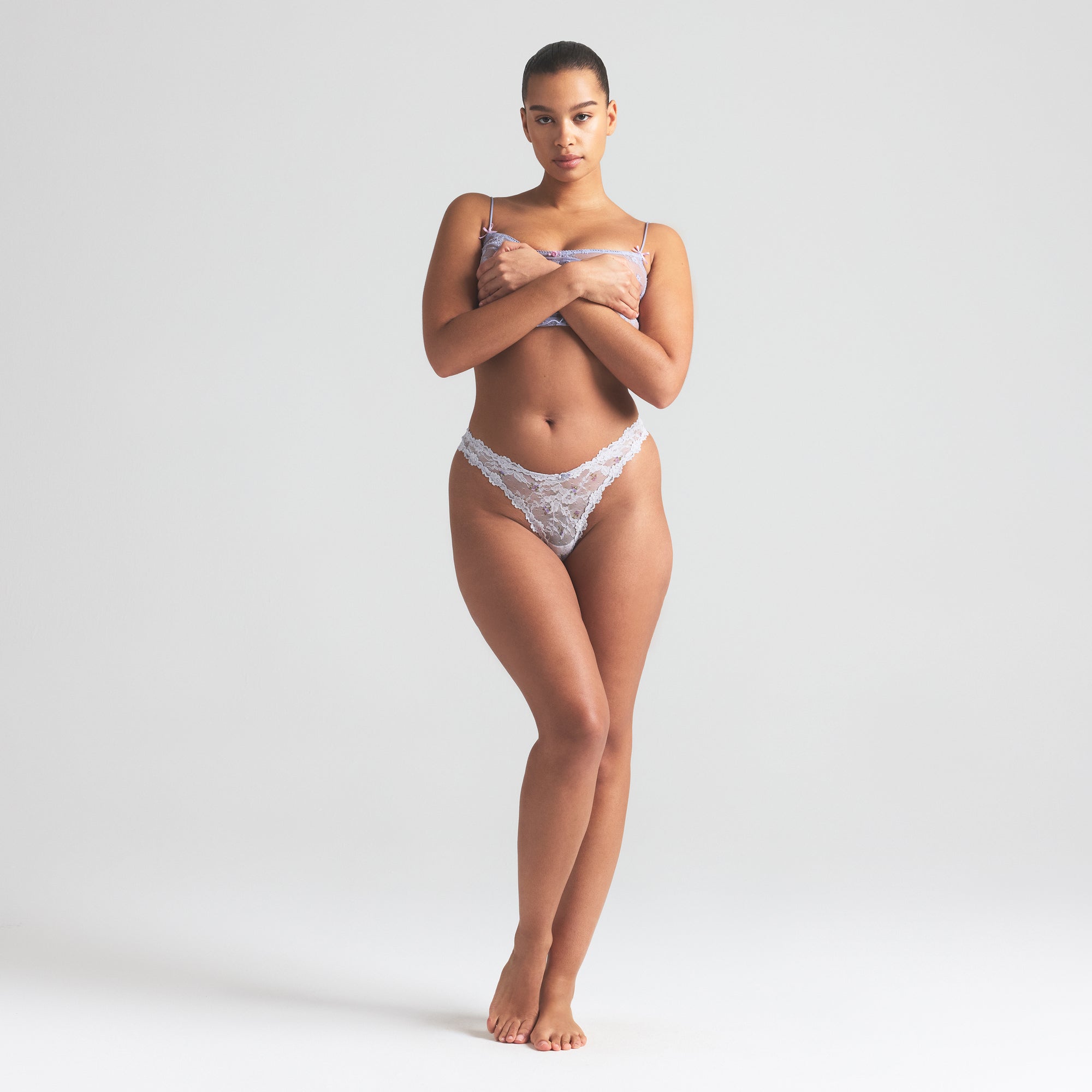 

Стринги SKIMS STRETCH LACE, цвет wind rosebud print