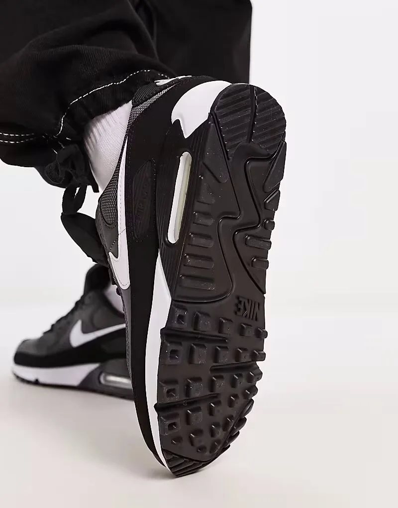 Кроссовки Nike Air Max 90 Recraft в черно-белом цвете — фото 4