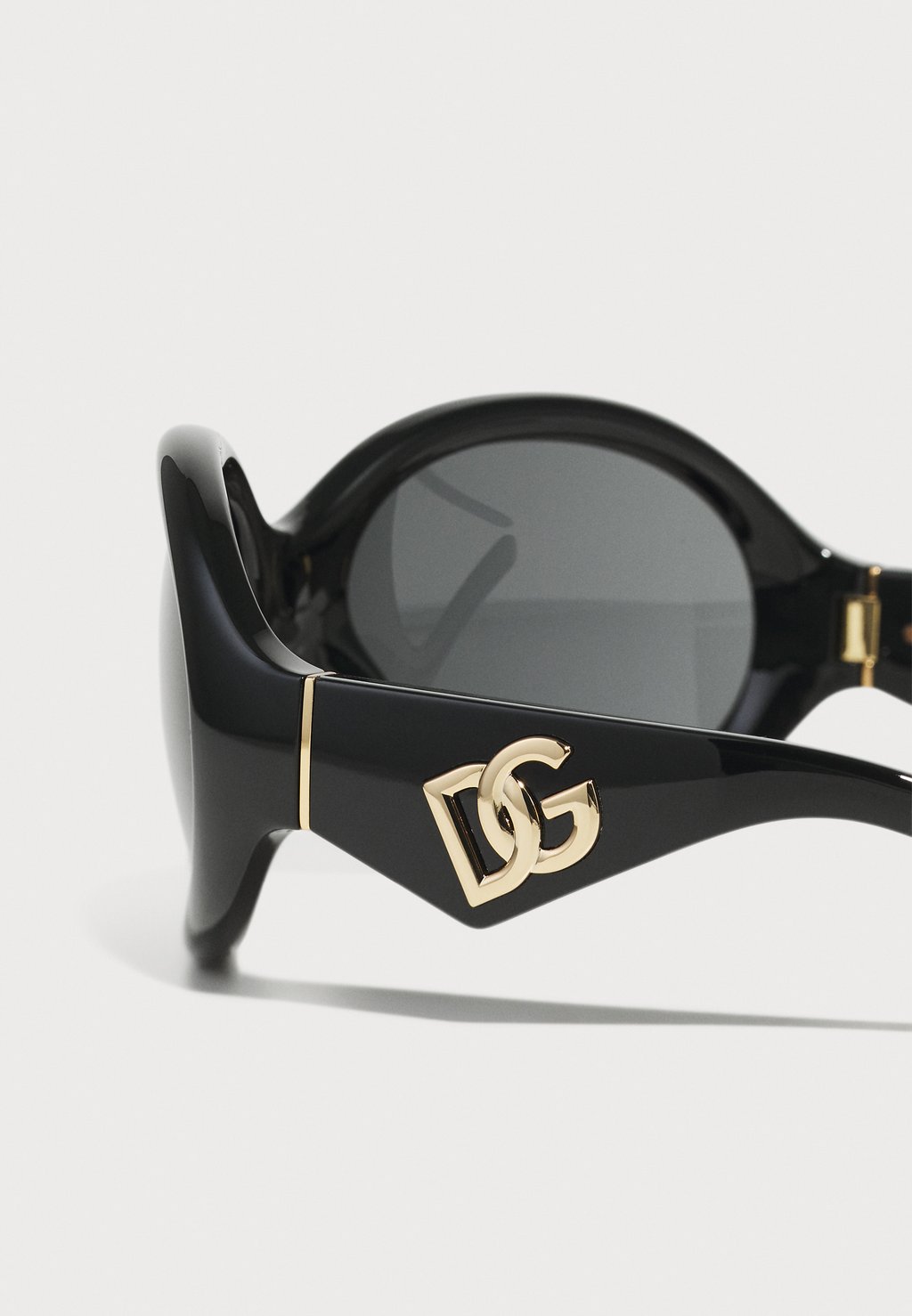 

Солнцезащитные очки Dolce&Gabbana, черный