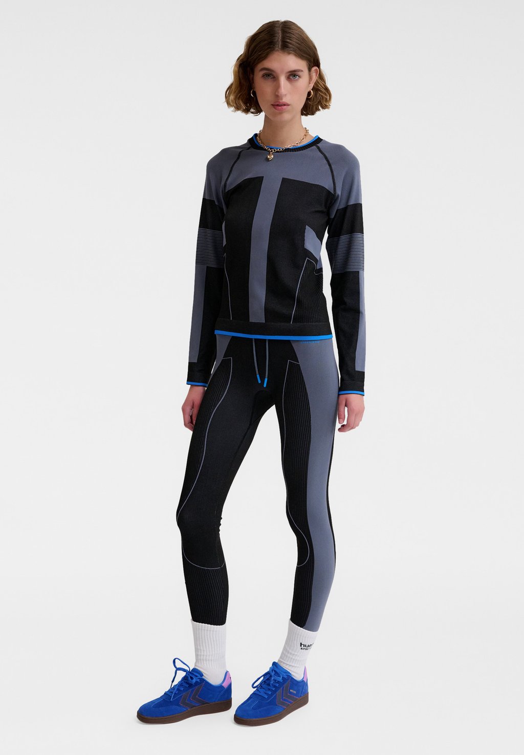 

Топ с длинными рукавами SEAMLESS TEE Hummel, черный