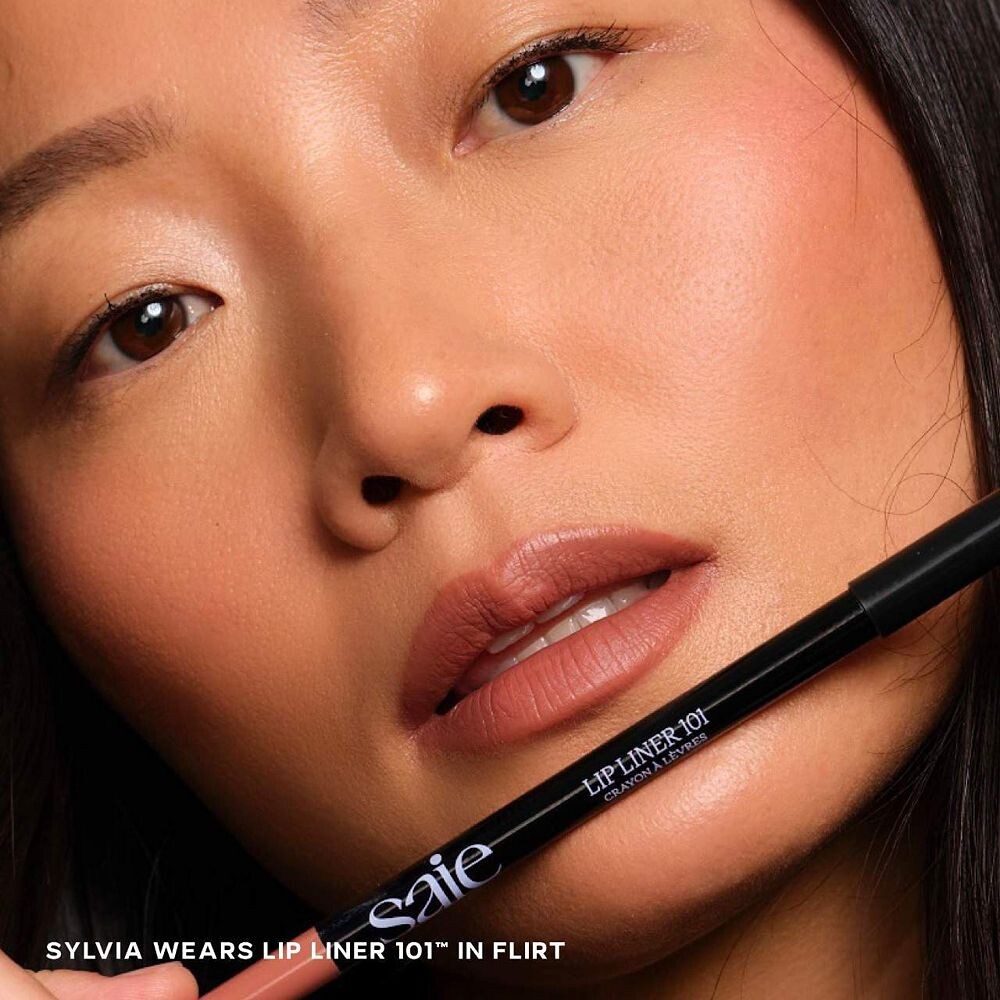 Saie Lip Liner 101: кремовый и питательный карандаш для губ, цвет French — фото 2