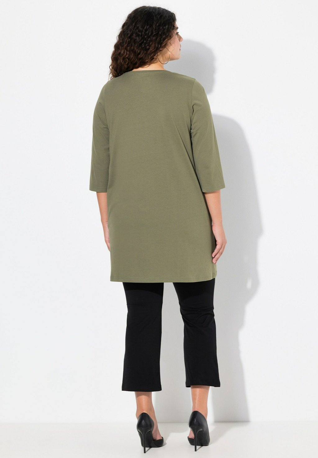 

Топ с длинными рукавами V-NECK SWING Ulla Popken, зеленый