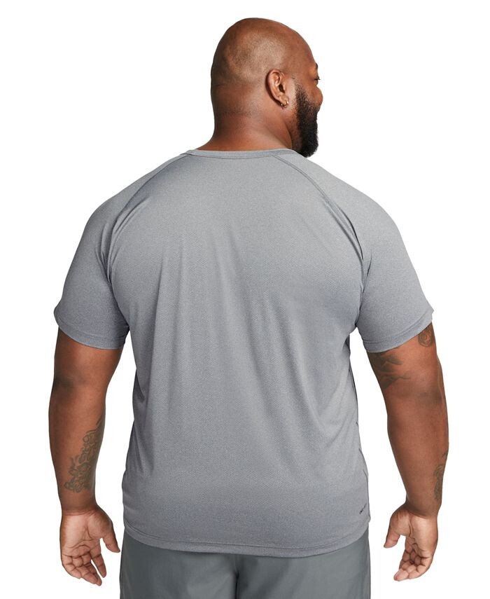 Мужская футболка свободного кроя для фитнеса Dri-FIT с короткими рукавами Nike, цвет Smoke Grey/black — фото 2