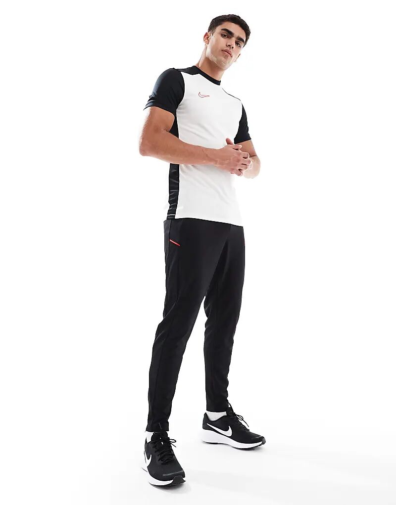 

Черные спортивные брюки Nike Football Academy Dri-FIT