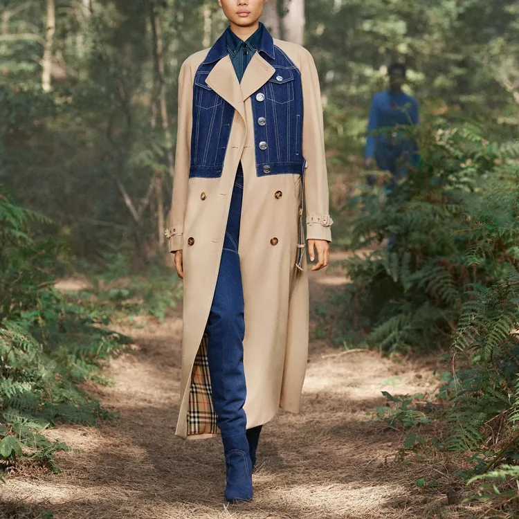 Джинсы Burberry прямого кроя с вышивкой в виде сердца, синий — фото 4