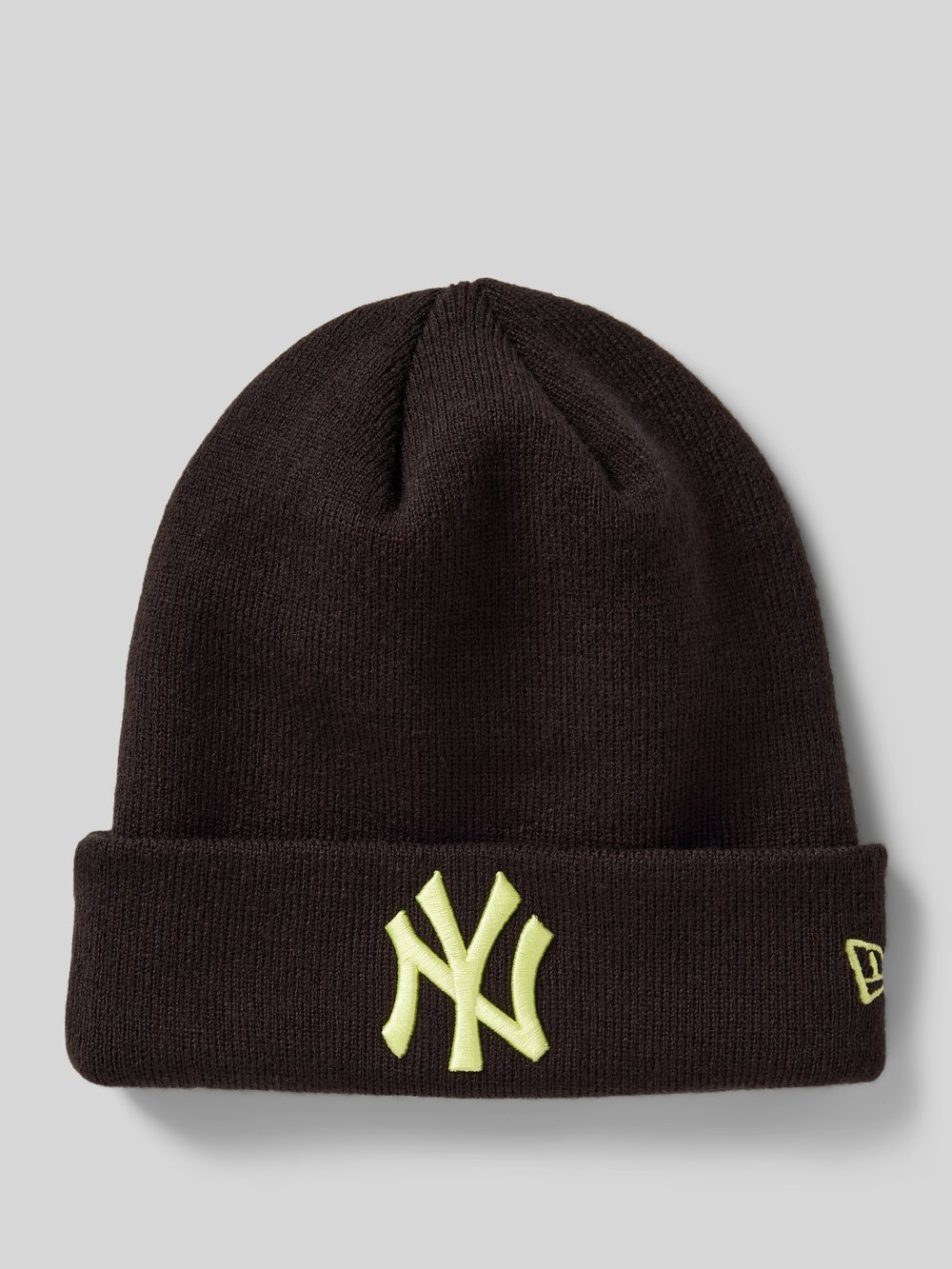 

Шапка с этикеткой New Era, черный