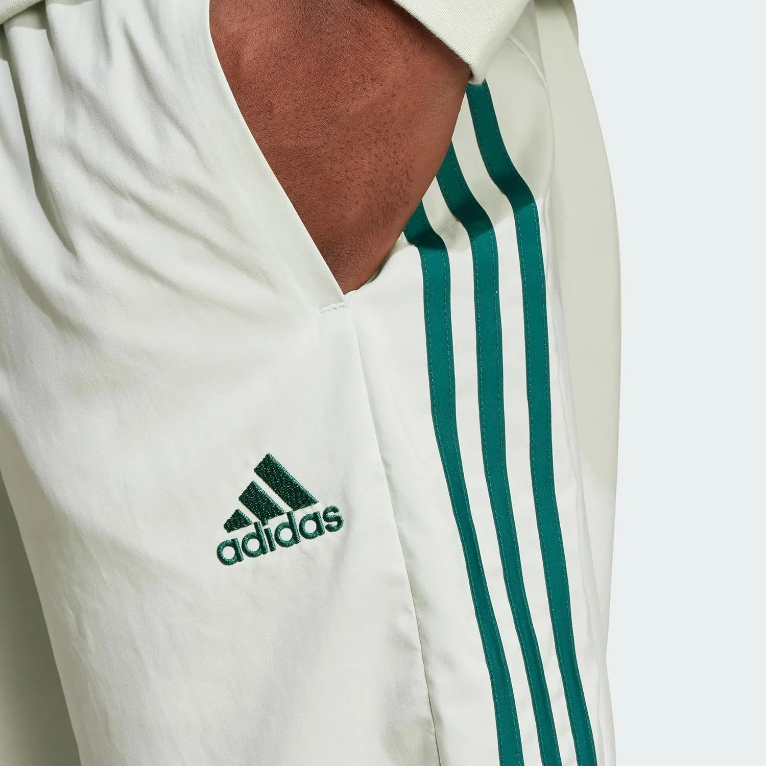 Шорты мужские adidas, Linen Green F22 — фото 4