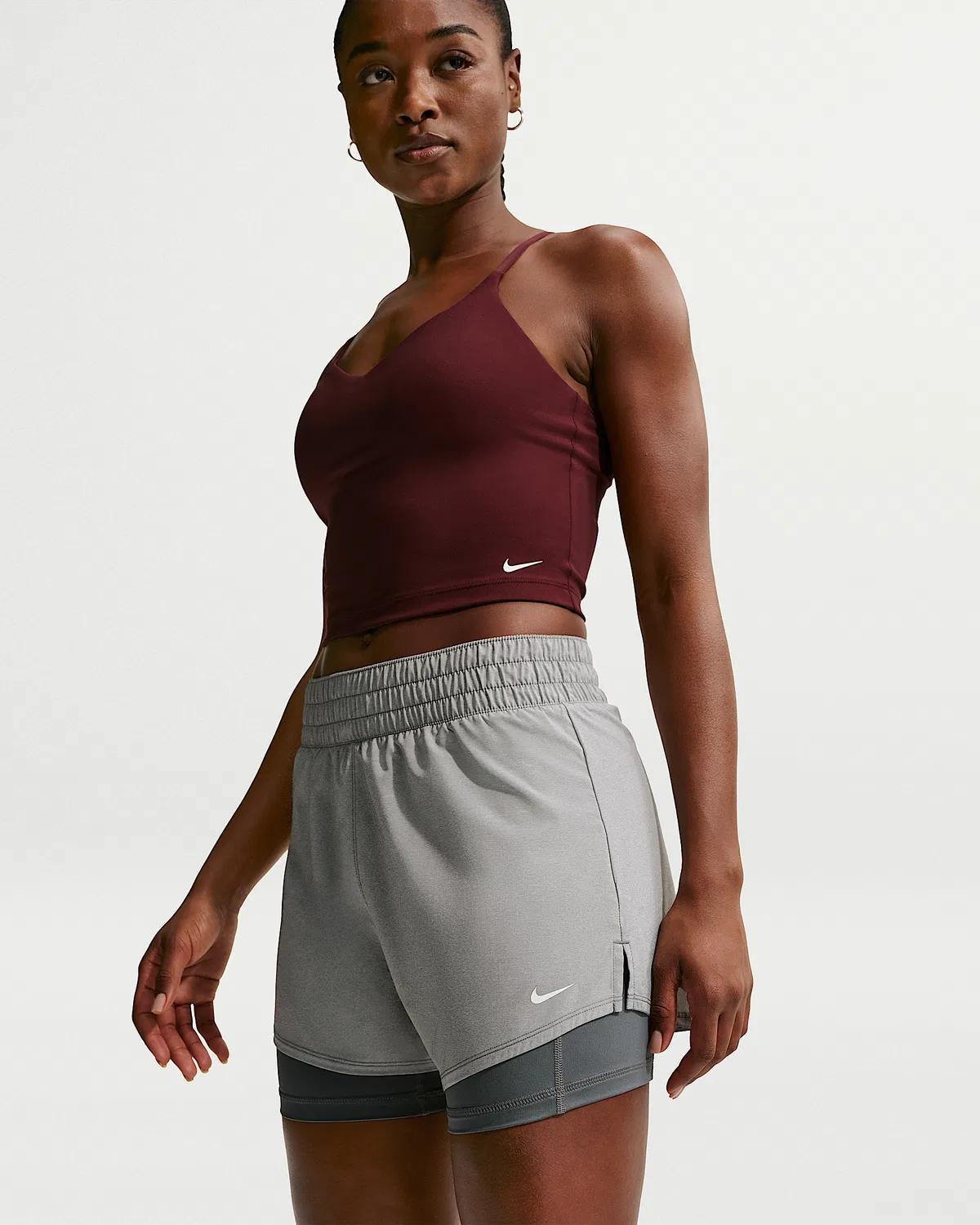 Женские шорты Nike One Dri-FIT с высокой посадкой 3" 2-в-1, Smoke Grey/Heather/White — фото 2