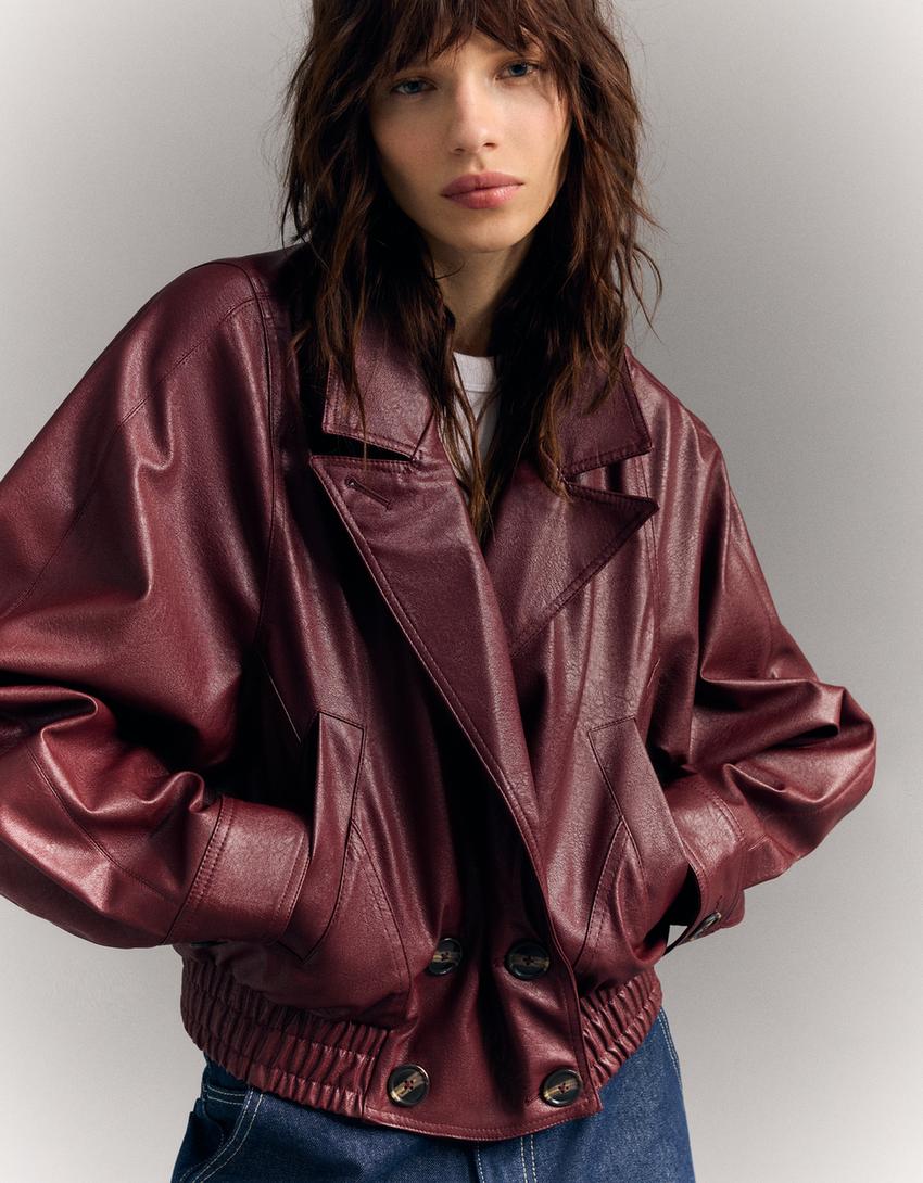 

Двубортная куртка из искусственной кожи Bershka, бургундия