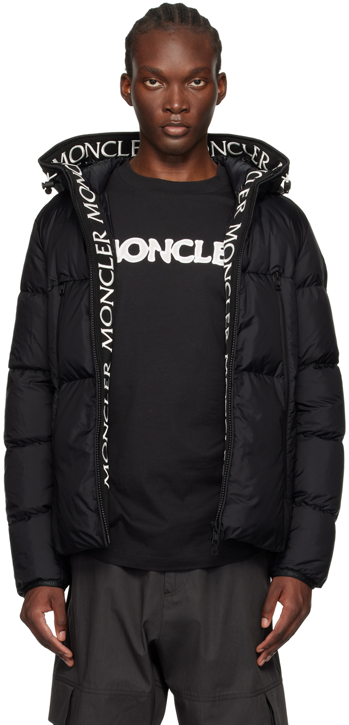

Короткая куртка-пуховик Montcla Moncler
