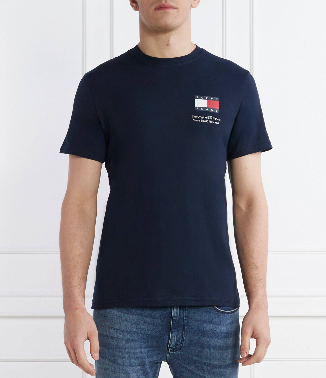 

Футболка Tommy Jeans ESSENTIAL Regular Fit, темно-синий