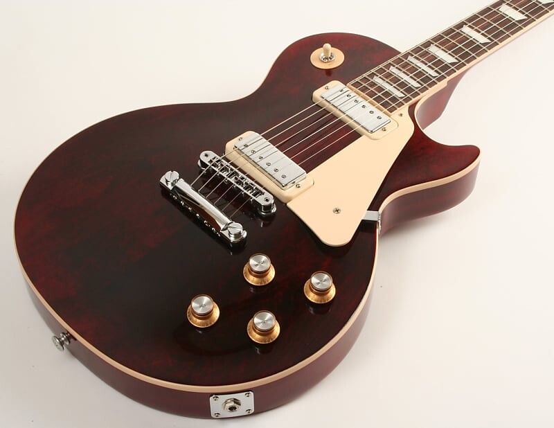 

Электрогитара Gibson Les Paul 70s Deluxe Wine Red 233220055
