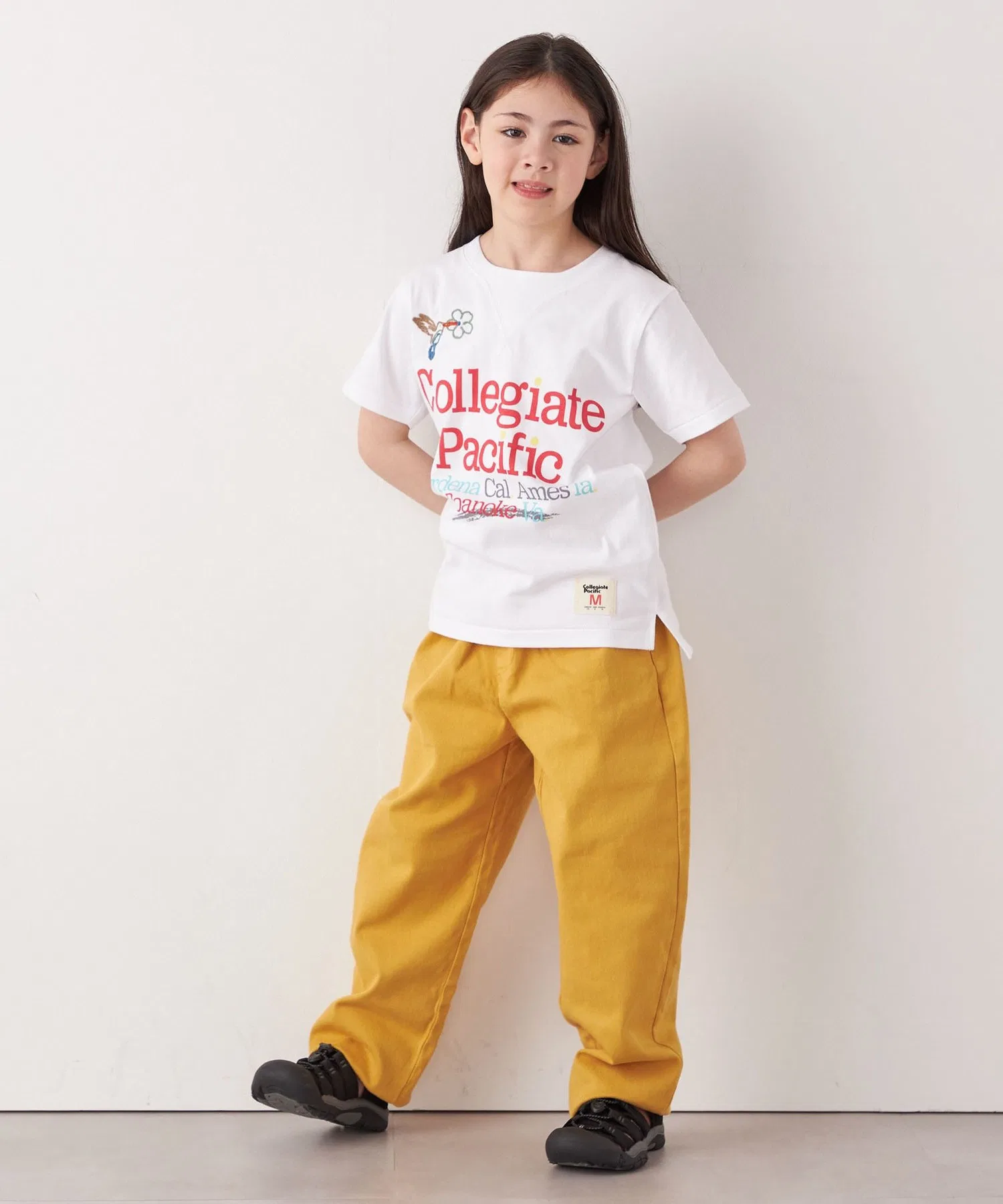 Детская футболка Collegiate Pacific с принтом и вышивкой, белая — фото 2